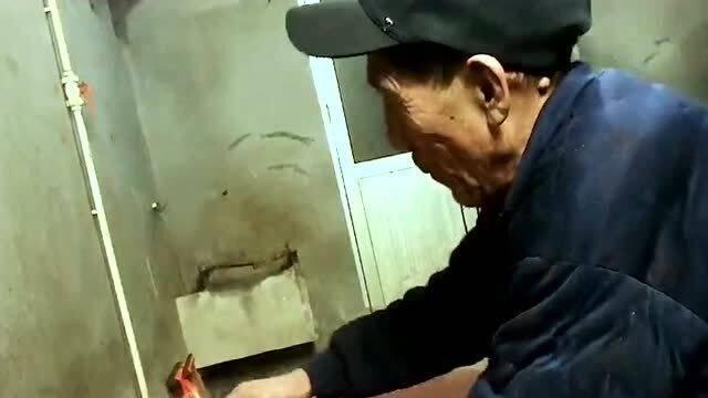 国产整蛊老大爷视频,笑料百出，揭秘民间搞笑高手