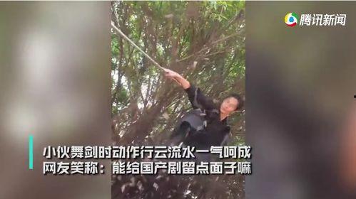 小伙自制国产游戏视频