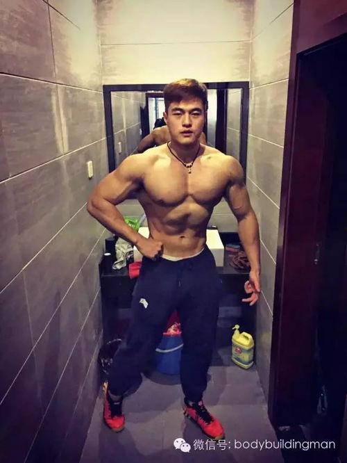 国产肌肉男成熟型视频,成熟型健身达人风采展示