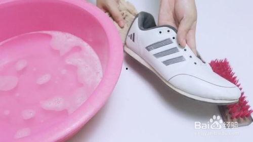 国产鞋子除臭测评视频,揭秘五大品牌除臭效果大比拼