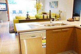 国产厨房诱惑视频下载